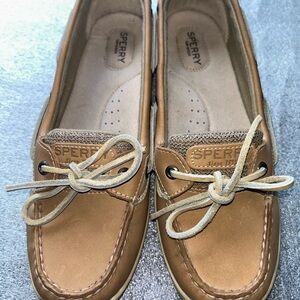 Sperry Tan Leather Flats with Moccasin Stitching